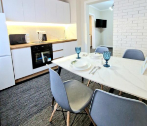 2 bedrooms apart. near UNIC on Ismail Street.